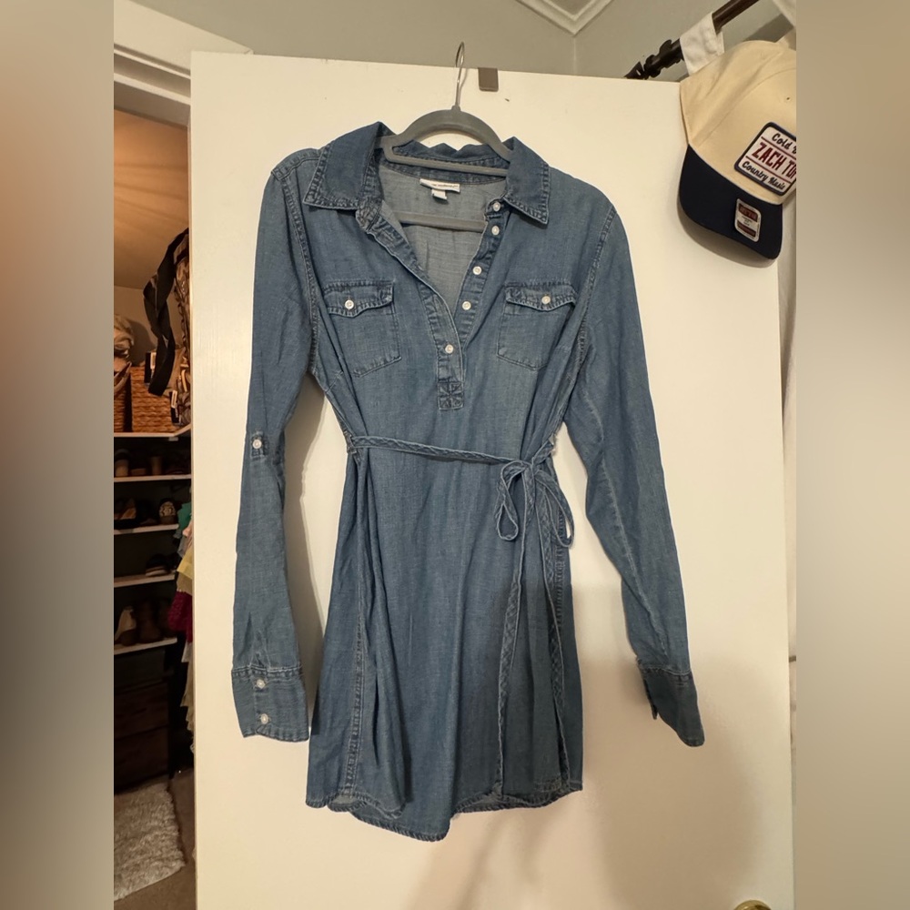 Liz Lange Light Blue Chambray Long-Sleeve Shirt Dress with Tie Waist
